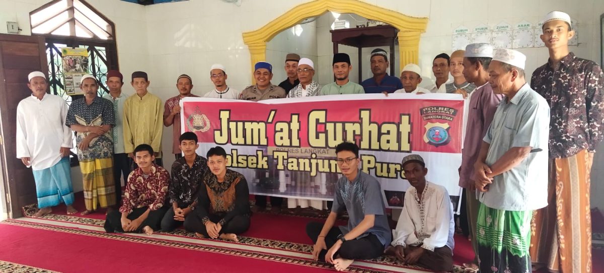 ” Kapolsek Tanjung Pura AKP SURAHMAN SH diwakili Kanit Binmas dan Kanit Propam Melaksanakan Jumat Curhat di Masjid AR-RIDHA Desa P. Cermin Kec.Tanjung Pura, Kab. Langkat, Sumatera Utara.