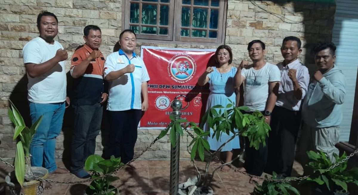Pengukuhan Pengurus DPW Persatuan Wartawan Independen Indonesia (PWII) SUMUT berjalan lancar.