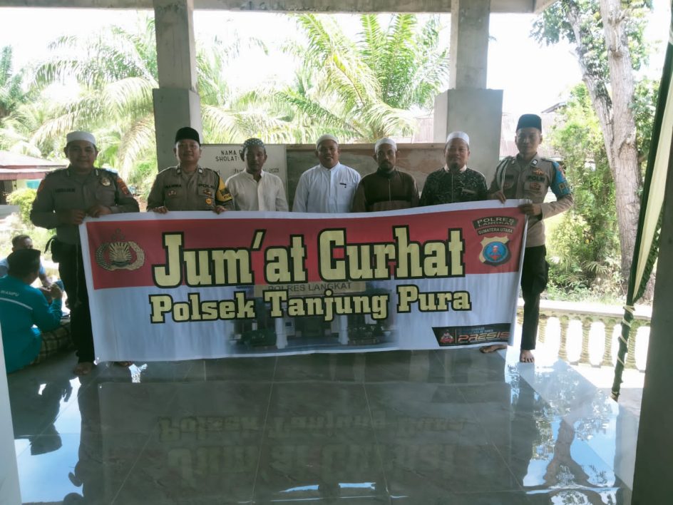 – Kegiatan Polsek Tanjung Pura Melaksanakan ” Jum’at Curhat “, Di Desa Lalang, Kec. Tanjung Pura Di Sambut Baik –