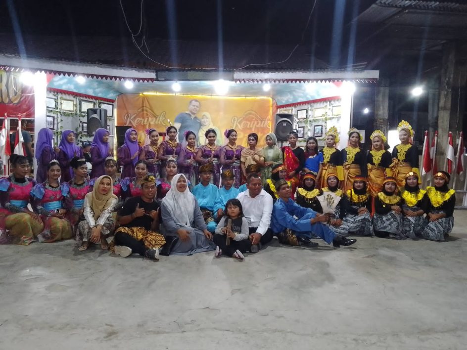 Keripik Cinta Mas Hendro Bersama Rekan Media Dan MD KAHMI Langkat Lakukan Kegiatan Konser Amal, Pengumpulan Dana Korban Kebakaran