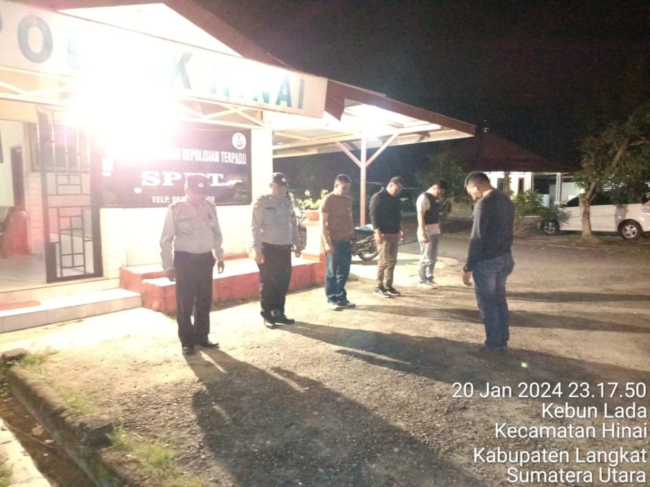Polsek Hinai Di Pimpin Kanit Reskrim Iptu Sukma Atmaja, SH. Gelar Apel Patroli Malam Hari Untuk Menjaga Kamtibmas Yang Kondusif