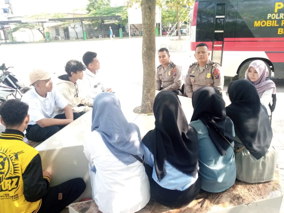 – Ciptakan Pemilu Damai Sat Binmas Polres Langkat ” COOLING SYSTEM “, Di Stabat, Kab. Langkat –