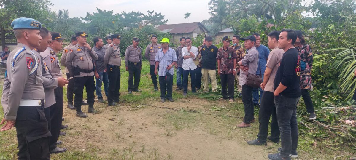 Kegiatan Pengamanan Eksekusi yang Dilaksanakan oleh Pihak Pengadilan Negeri Stabat terhadap sebidang Tanah, Tanaman Kelapa Sawit dan Bangunan Rumah.