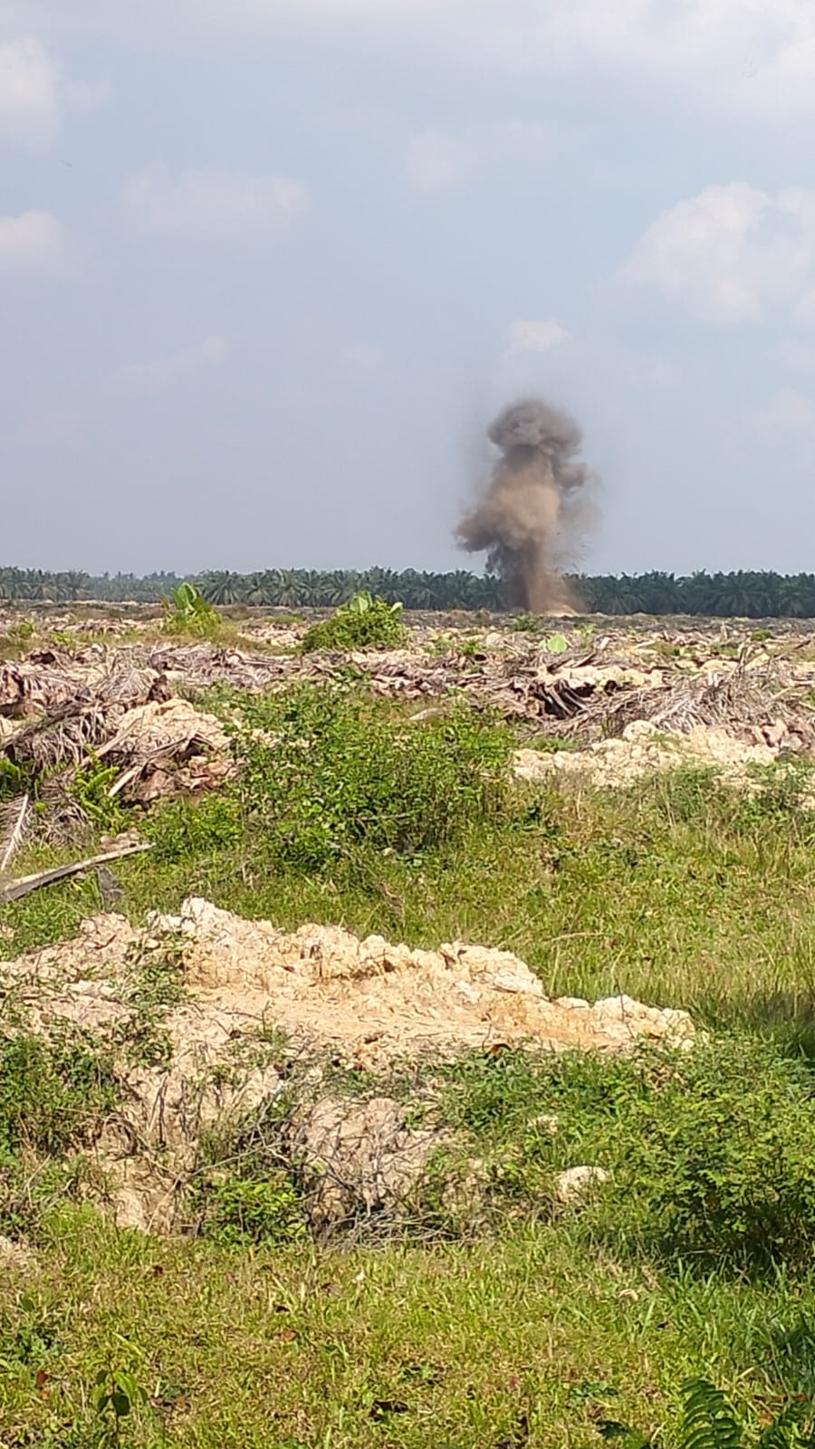 Temuan Mortir Berjenis Aircraft, Personil Brimob JIBOM Dari Detasemen Gegana Poldasu, Pemusnahan Mortir Dengan Cara Diledakan Sekitar Lokasi.