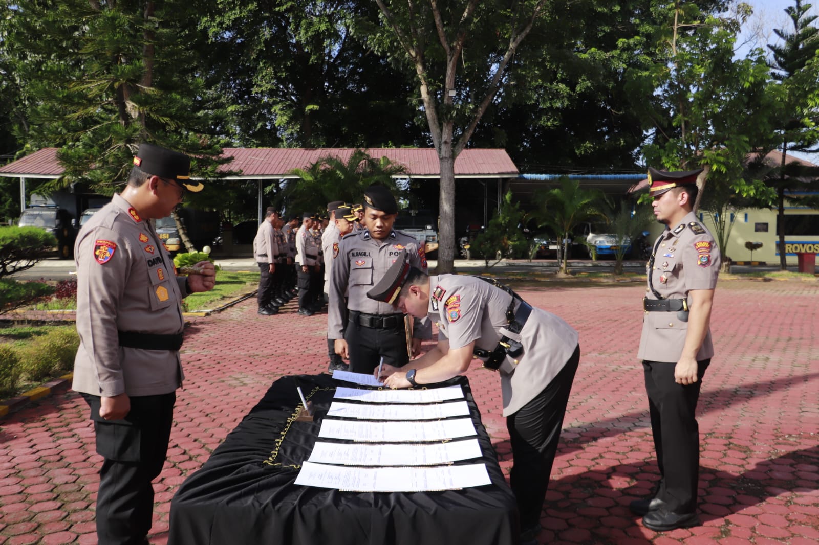 Kapolres Langkat Pimpin Serah Terima Jabatan Kasat Reskrim, Dua Kapolsek, Kasat Tahti serta Kasiwas dan Kasikum.